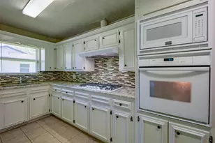 7024 Shauna Dr, North Richland Hills, TX 76180 - Photo 10