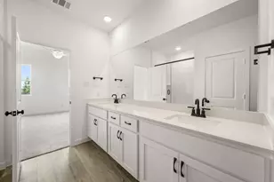 684 Tyronza Dr, Justin, TX 76247 - Photo 22