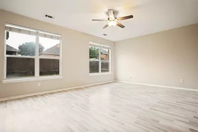 734 Crownpoint Court, Arlington, TX 76002 - Photo 6