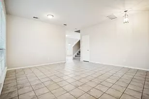 734 Crownpoint Ct, Arlington, TX 76002 - Photo 4