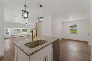 2002 Shawnee St, Denton, TX 76209 - Photo 2