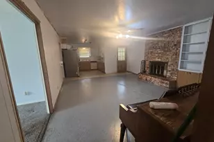 4208 Kingsbury Dr, Wichita Falls, TX 76309 - Photo 4
