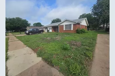 4208 Kingsbury Drive, Wichita Falls, TX 76309 - Photo 2