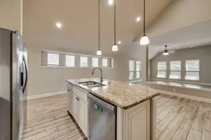 550 Lily St, Crowley, TX 76036 - Photo 8