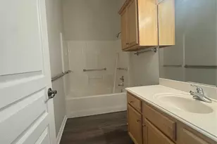 1010 Teresa Ct, Granbury, TX 76048 - Photo 10