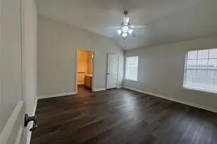 1010 Teresa Ct, Granbury, TX 76048 - Photo 6