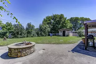521 E Mustang St, Crowley, TX 76036 - Photo 28