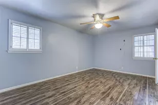 521 E Mustang St, Crowley, TX 76036 - Photo 18