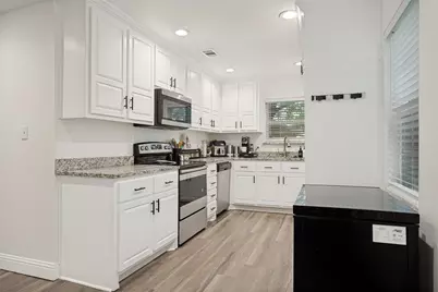 535 Northside Avenue, Lewisville, TX 75057 - Photo 10