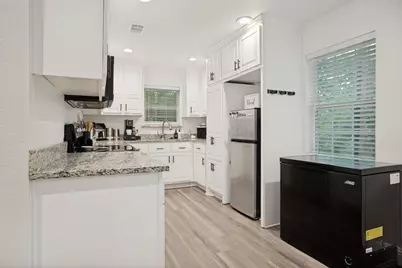 535 Northside Avenue, Lewisville, TX 75057 - Photo 8
