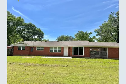 306 Line Drive, Gainesville, TX 76240 - Photo 4