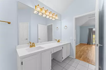 6903 Hawaii Lane, Arlington, TX 76016 - Photo 14
