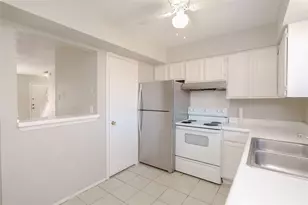 2813 Wimbledon Ct, Garland, TX 75041 - Photo 2