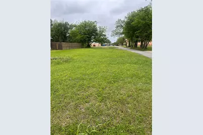 720 S Montgomery Street, Sherman, TX 75090 - Photo 2