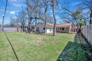 821 Timberoaks Dr, Azle, TX 76020 - Photo 32