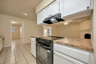 821 Timberoaks Dr, Azle, TX 76020 - Photo 8