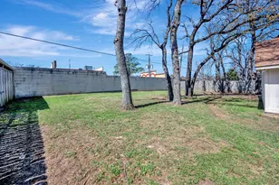 821 Timberoaks Dr, Azle, TX 76020 - Photo 38