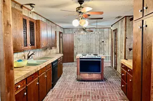 200 Dallas St, Nocona, TX 76255 - Photo 2