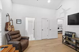 101 W Oak Shores Dr, Cross Roads, TX 76227 - Photo 8