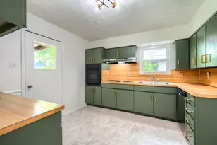 1306 Carroll Dr, Garland, TX 75041 - Photo 6