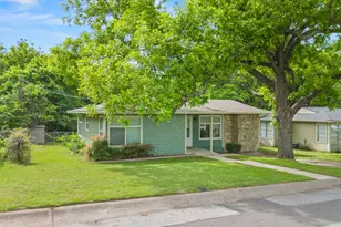 1236 S Brazos St, Weatherford, TX 76086 - Photo 2