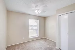 2101 Deerfield Dr, Carrollton, TX 75007 - Photo 14