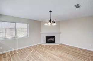 2101 Deerfield Dr, Carrollton, TX 75007 - Photo 4