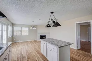 2101 Deerfield Dr, Carrollton, TX 75007 - Photo 6