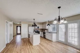 2101 Deerfield Dr, Carrollton, TX 75007 - Photo 8