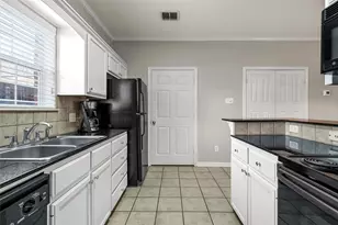 1809 S 11th St, Waco, TX 76706 - Photo 14