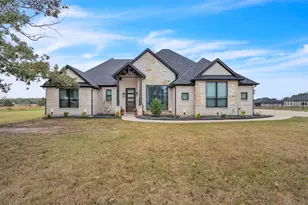 2044 Eastfield Dr, Wills Point, TX 75169 - Photo 2
