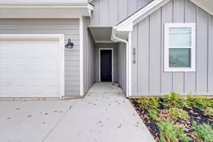 6818 Smithfield Rd, North Richland Hills, TX 76182 - Photo 4