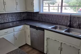 200 S Preston St, Wolfe City, TX 75496 - Photo 18