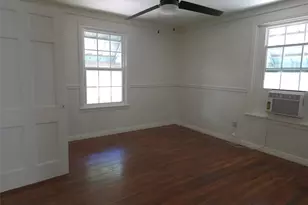 200 S Preston St, Wolfe City, TX 75496 - Photo 6