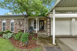 6420 Heather Dr, Watauga, TX 76148 - Photo 2