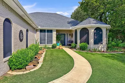 130 Cayuga Trail, Lake Kiowa, TX 76240 - Photo 4