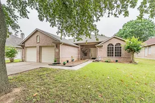 3917 Larkspur Dr, Haltom City, TX 76137 - Photo 1