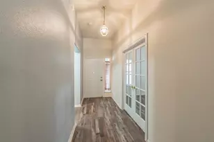 3917 Larkspur Dr, Haltom City, TX 76137 - Photo 2