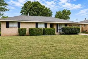 1507 Hulme St, Bowie, TX 76230 - Photo 2