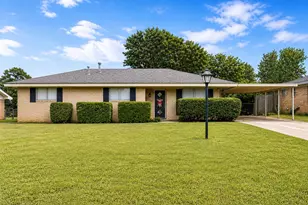 1507 Hulme St, Bowie, TX 76230 - Photo 1