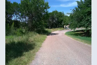 826 Tepee Trail, Granbury, TX 76048 - Photo 2