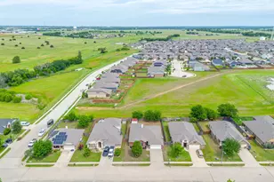 602 Boulder Creek Dr, Alvarado, TX 76009 - Photo 2