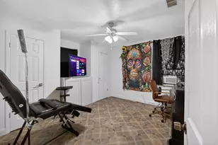 341 Blueberry Ln, Grand Prairie, TX 75052 - Photo 12
