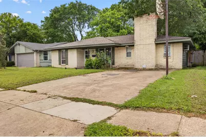 341 Blueberry Lane, Grand Prairie, TX 75052 - Photo 2