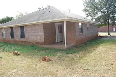1202 Spell Avenue, Cleburne, TX 76033 - Photo 6
