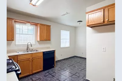 1202 Spell Avenue, Cleburne, TX 76033 - Photo 16