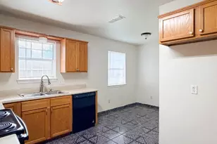 1202 Spell Ave, Cleburne, TX 76033 - Photo 16