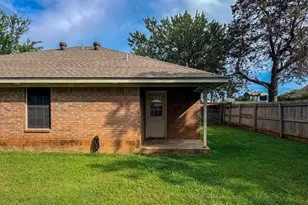 1202 Spell Ave, Cleburne, TX 76033 - Photo 28