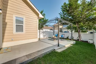 1375 Kingston Pl, Providence Village, TX 76227 - Photo 18
