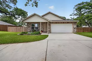 901 E 3rd St, Springtown, TX 76082 - Photo 1